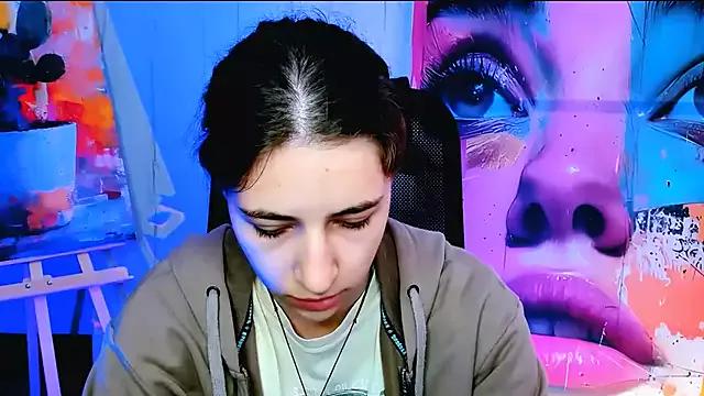 EmilyJar from StripChat is Freechat