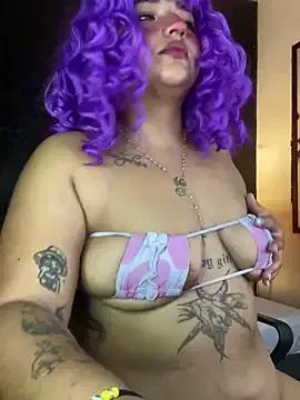 Girls: discover live performances with matured cam models, from teasing to fixations, in a variety of stunning live sex cams.