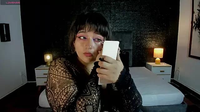 Emilyy_Colliins from StripChat is Freechat