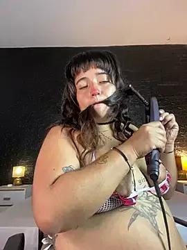 Emilyy_Colliins from StripChat is Freechat