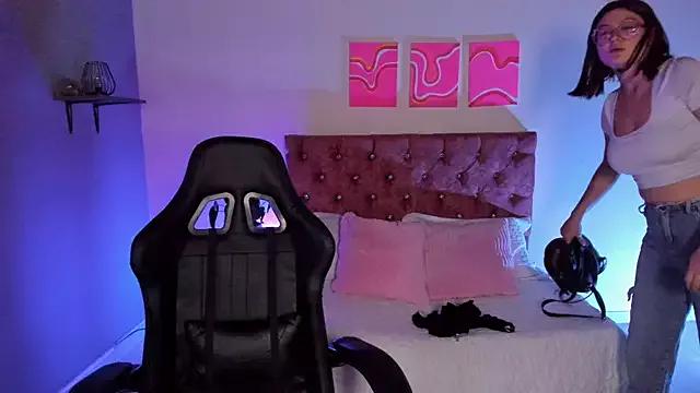 Girls: discover live performances with matured cam models, from teasing to fixations, in a variety of stunning live sex cams.