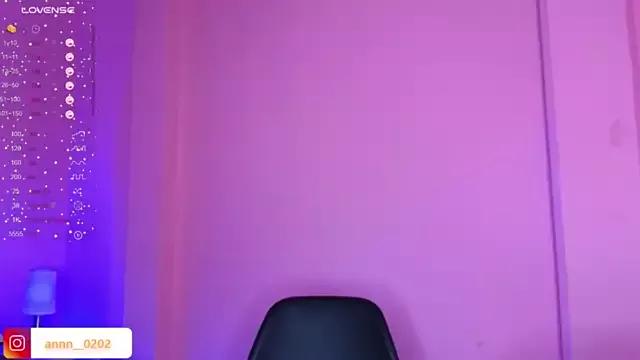 emma-snow from StripChat