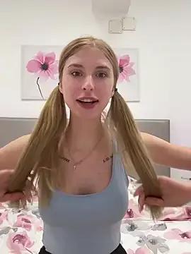 Girls: discover live performances with matured cam models, from teasing to fixations, in a variety of stunning live sex cams.