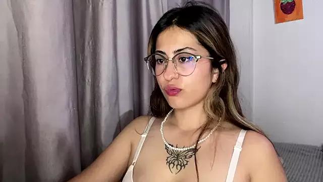 Girls: discover live performances with matured cam models, from teasing to fixations, in a variety of stunning live sex cams.