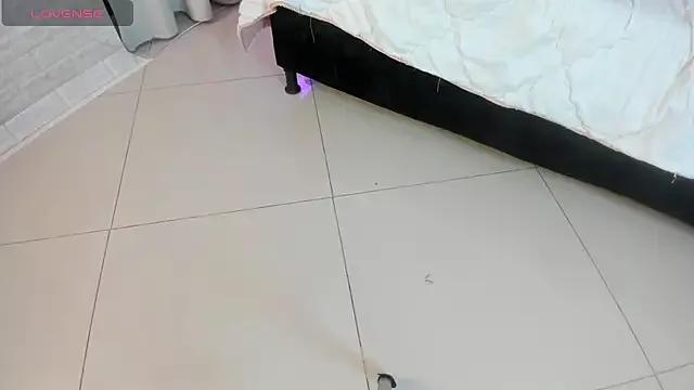 Girls: discover live performances with matured cam models, from teasing to fixations, in a variety of stunning live sex cams.