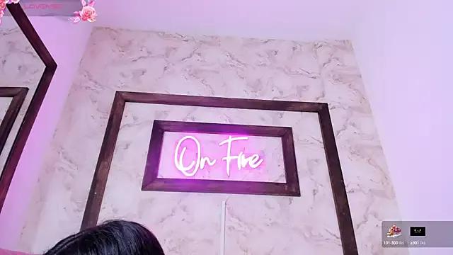 Emmaa_Adamss from StripChat is Freechat