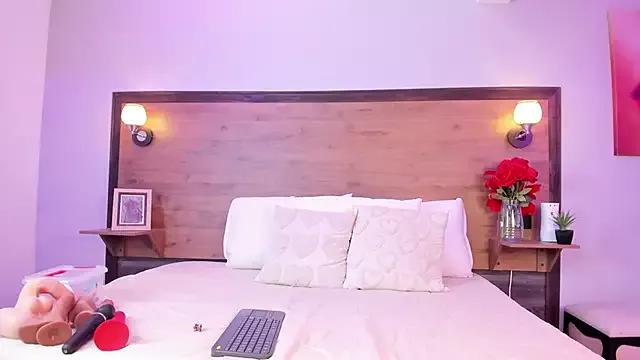 Girls: discover live performances with matured cam models, from teasing to fixations, in a variety of stunning live sex cams.