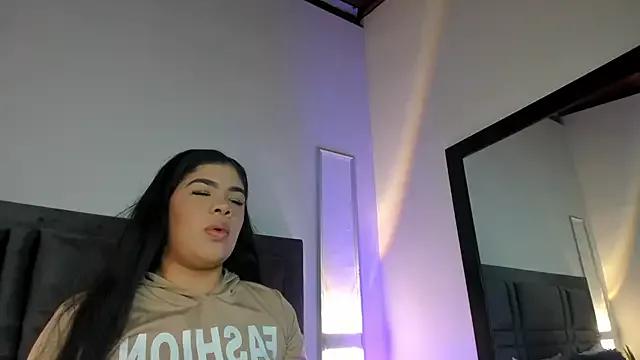 Girls: discover live performances with matured cam models, from teasing to fixations, in a variety of stunning live sex cams.
