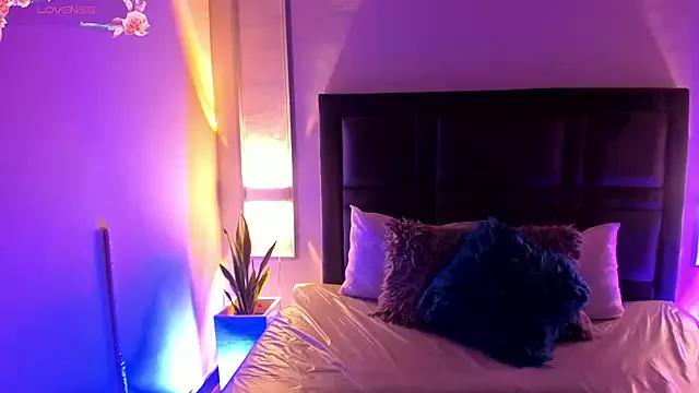 Girls: discover live performances with matured cam models, from teasing to fixations, in a variety of stunning live sex cams.