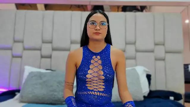 EmmaBeel from StripChat is Freechat