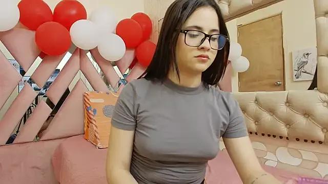 Emmagomez__ from StripChat