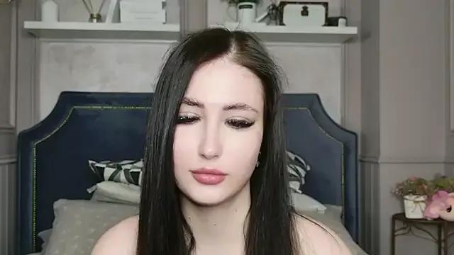 EmmaLawrens from StripChat is Freechat