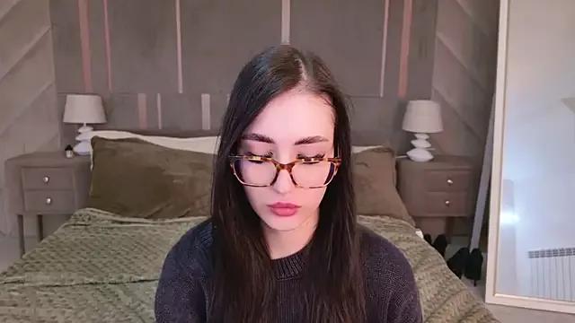 EmmaLawrens from StripChat