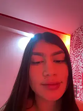 EmmaMartiinez on StripChat