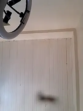 EmmaMiaa on StripChat