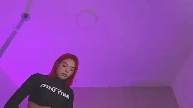 Emmily_Savage from StripChat