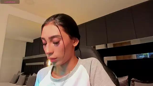 emmma_smith from StripChat