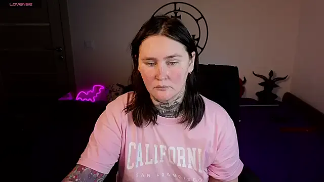Emmybrightj_ on StripChat