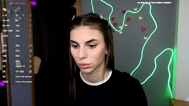 Girls: discover live performances with matured cam models, from teasing to fixations, in a variety of stunning live sex cams.