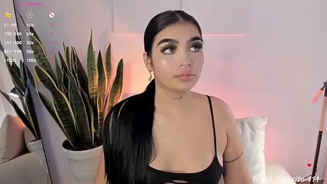 EmmyKenner from StripChat