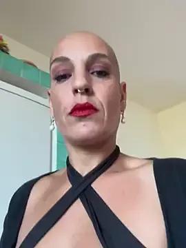 emprexkala from StripChat is Freechat