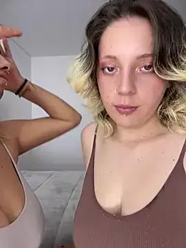 Enyeld_ruru from StripChat