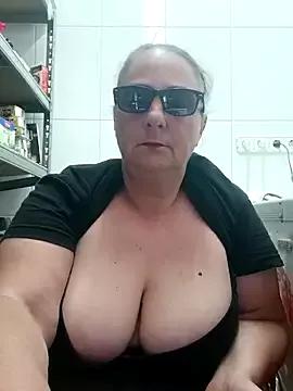 eroticjessitop from StripChat is Freechat