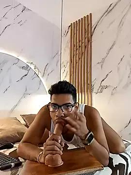 ETHAN_DRAVEN from StripChat is Freechat