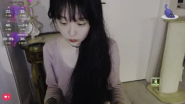 Etherealcat33 on StripChat