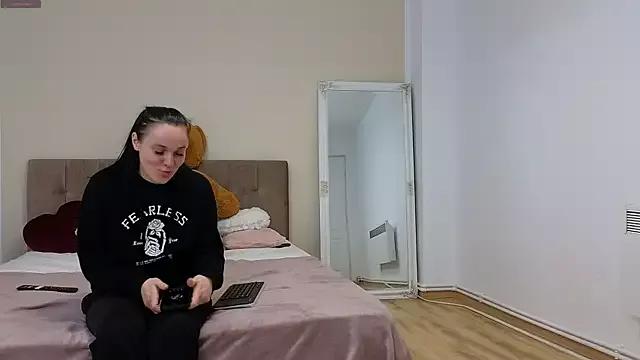 Girls: discover live performances with matured cam models, from teasing to fixations, in a variety of stunning live sex cams.