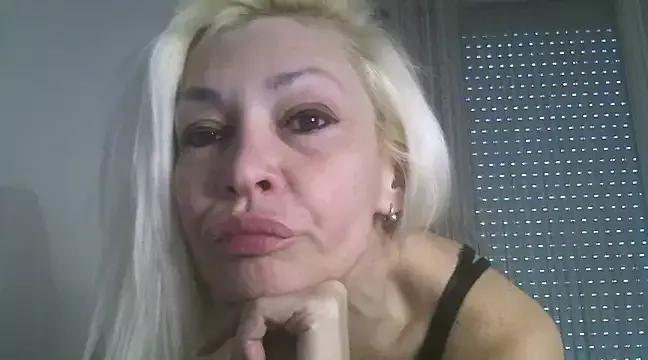 EvaaMina from StripChat