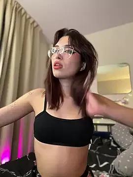 Girls: discover live performances with matured cam models, from teasing to fixations, in a variety of stunning live sex cams.