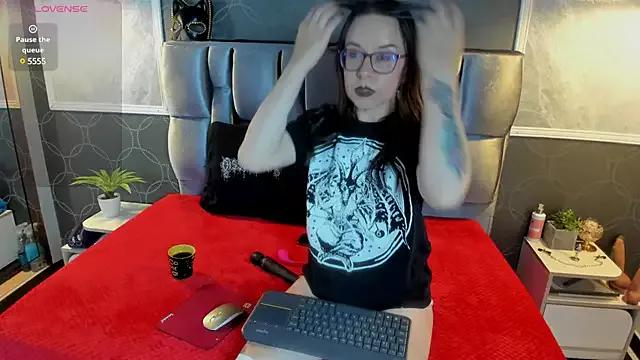 Girls: discover live performances with matured cam models, from teasing to fixations, in a variety of stunning live sex cams.