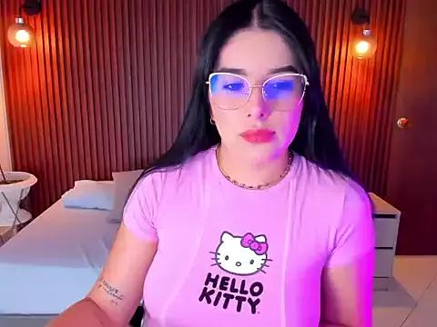 evelin_lopezz from StripChat is Freechat