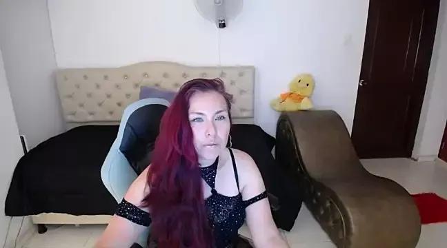 evelyn_mature19 from StripChat