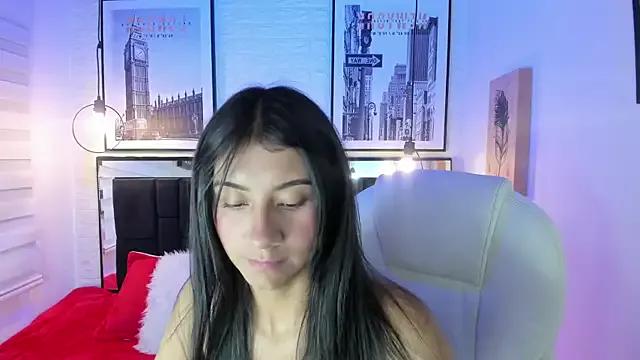 evelyn_rose_tk from StripChat is Freechat