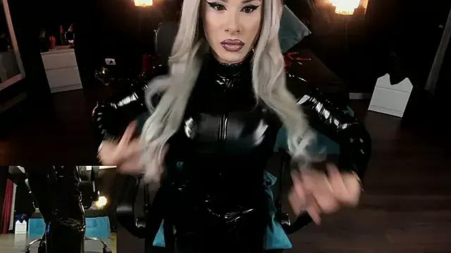 EvelynLexy from StripChat