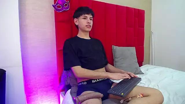 Ezra_Storm from StripChat is Freechat