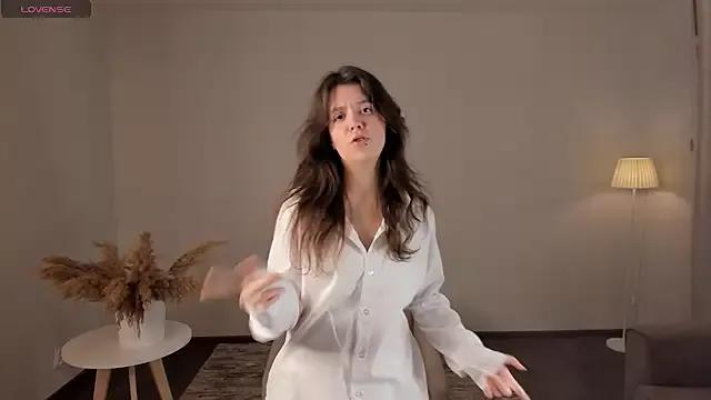 Girls: discover live performances with matured cam models, from teasing to fixations, in a variety of stunning live sex cams.