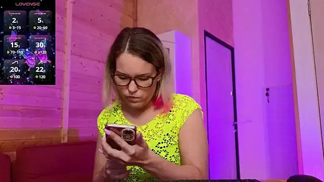 findom_lady_shine from StripChat is Freechat