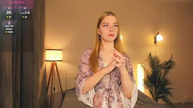 FloraBonde from StripChat is Freechat