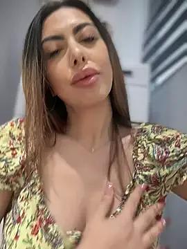 Girls: discover live performances with matured cam models, from teasing to fixations, in a variety of stunning live sex cams.