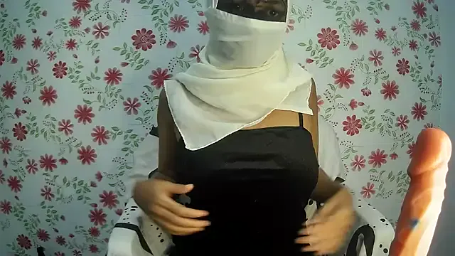 Fluffy_Melon-22 on StripChat