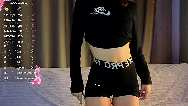FoxFever on StripChat