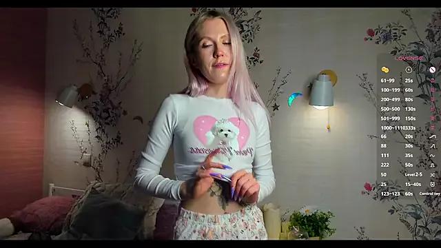 Girls: discover live performances with matured cam models, from teasing to fixations, in a variety of stunning live sex cams.