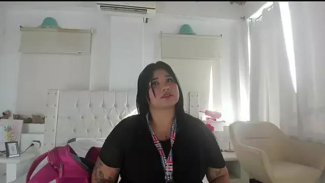 Girls: discover live performances with matured cam models, from teasing to fixations, in a variety of stunning live sex cams.