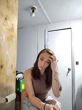 Genevieve143 from StripChat