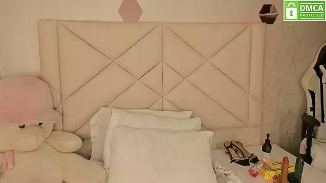 Gia_Scott from StripChat is Freechat
