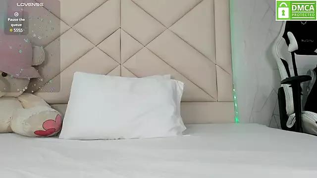 Girls: discover live performances with matured cam models, from teasing to fixations, in a variety of stunning live sex cams.