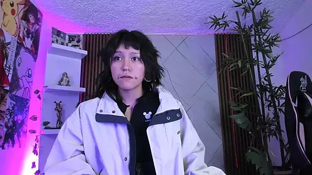 Girls: discover live performances with matured cam models, from teasing to fixations, in a variety of stunning live sex cams.